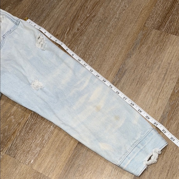 HOT & DELICIOUS Size L Distressed Light Blue Denim Jacket - Picture 10 of 15